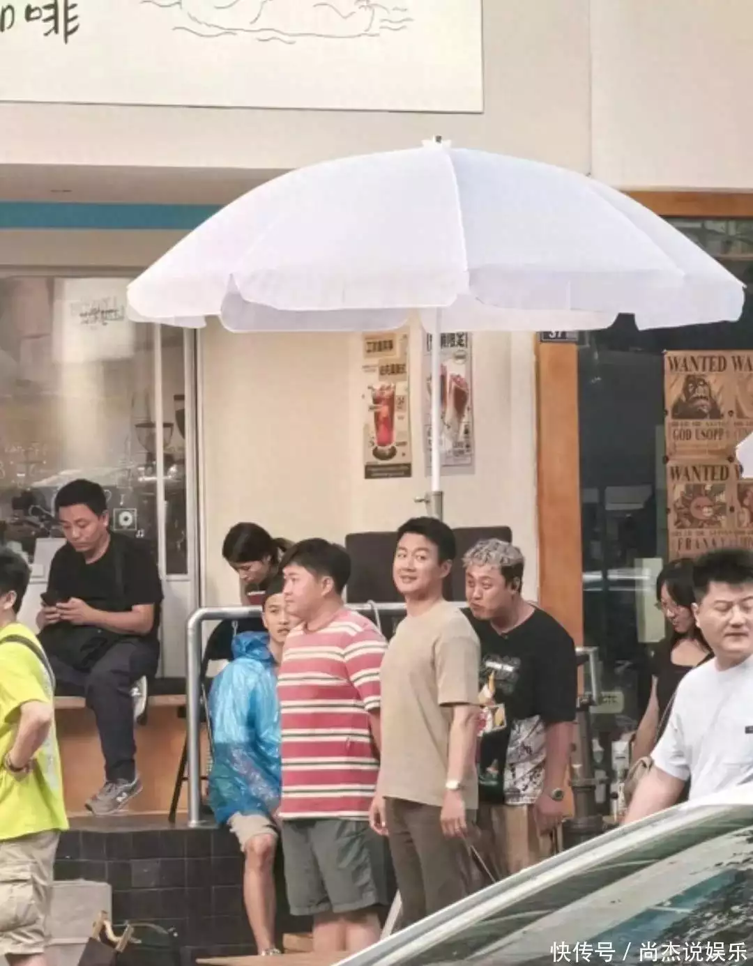 佟大为现身重庆拍摄 怎么明星拍戏一点都不像明星 像个农家大汉
